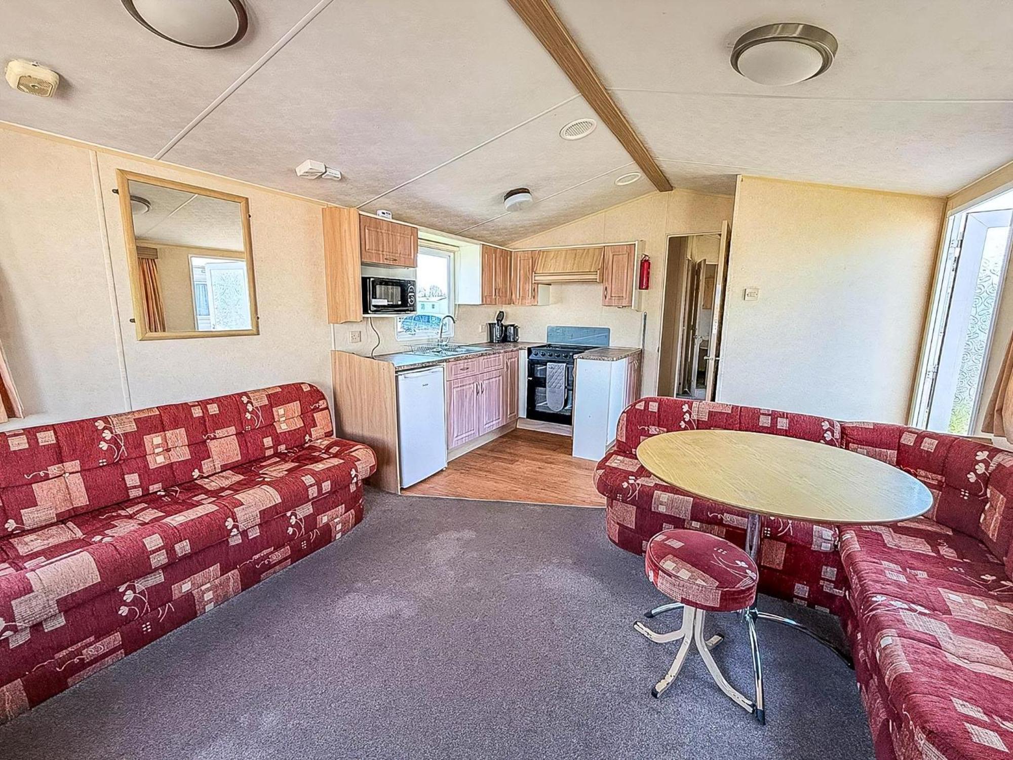 Superb Caravan At Seawick Holiday Park, Sleeps 8 Ref 27202Sw Clacton-on-Sea Eksteriør billede